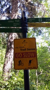 Tieto značky pripomínajú ľuďom, ako by sa mali k sebe správať.