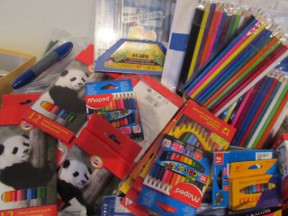 skolske potreby charita1