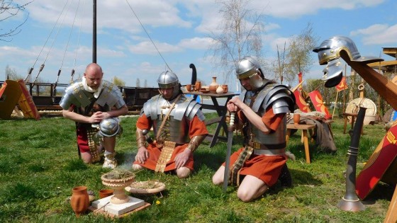 11154987_781115868653374_144275965670098351_o