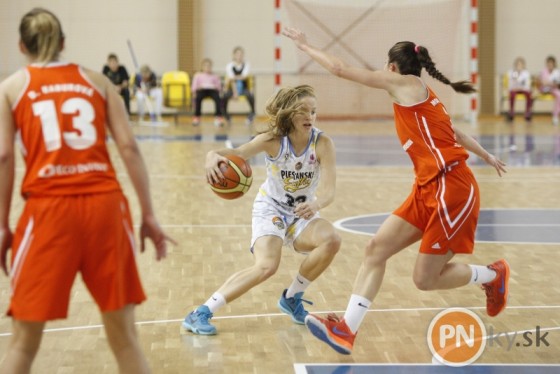 Teraza Páleníková bola najlepšou strelkyňou domácich