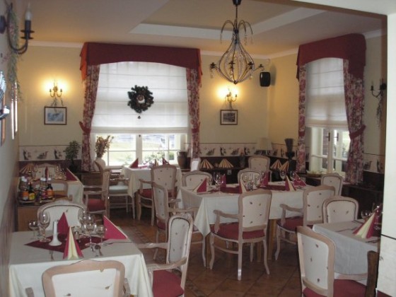 20752_306884422121_2338882_n