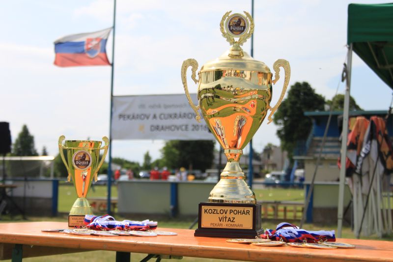 Víťazov aj porazených čakali krásne trofeje a medaily