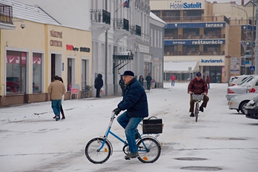 sneh-cyklisti