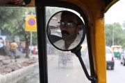 A drozkar hovorí a hovori, ale nevieme o com - centrum New Delhi, India
