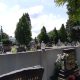 Bratislavský cintorín s odstráneným reklamným bannerom Lidl