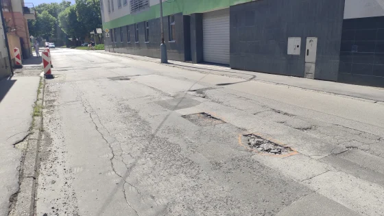 Kuzmányho ulica pre rekonštrukciou povrchu cesty