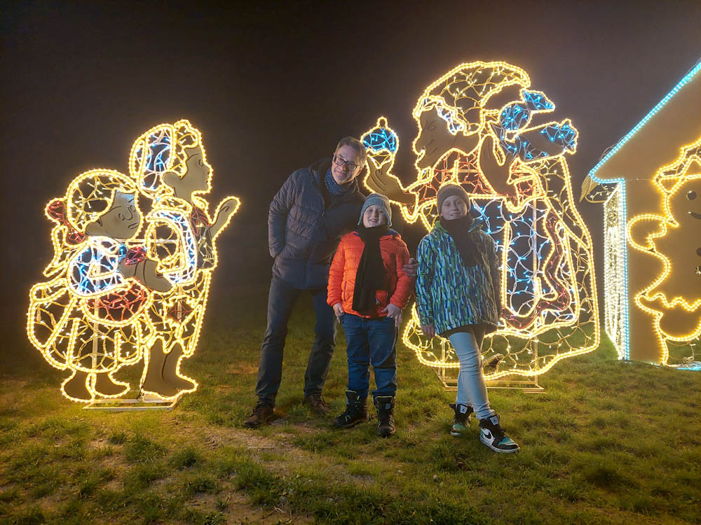 Ľudia v Medovníčkove v Medolandii v Dolnej Krupej