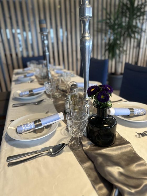 Slávnostné prestieranie pri rodinnom posedení reštaurácia Lodenica Piešťany