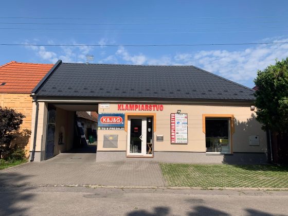 Klampiarstvo a strechy Dvorský - predajňa, sklad a dielňa na Štefánikovej ulici v Piešťanoch
