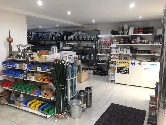 Interiér predajne Klampiarstvo a strechy Dvorský na Štefánikovej ulici v Piešťanoch