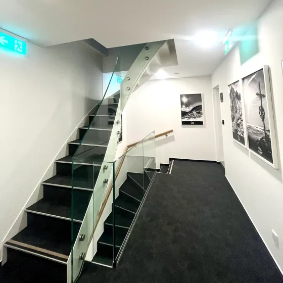 Vesna Resort Starý Smokovec Vysoké Tatry - apartmán, investičná príležitosť, schodisko