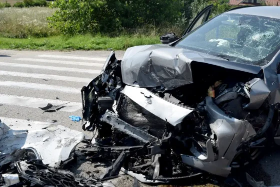 Čelná zrážka automobilov v obci Banka 7.8.2025