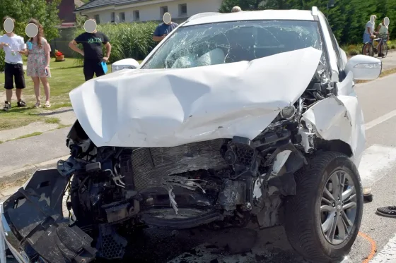 Čelná zrážka automobilov v obci Banka 7.8.2025