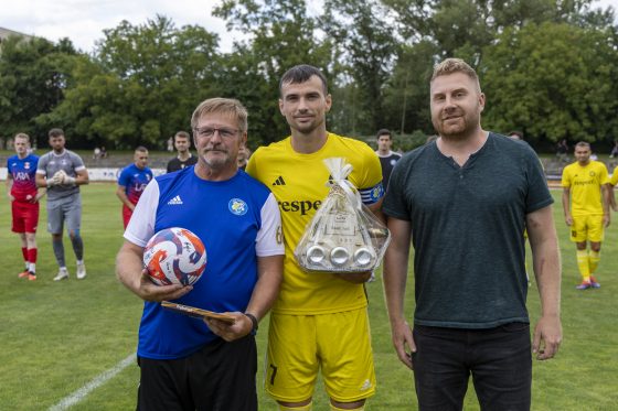Prvý zápas IV. ligy v sezóne 2025/26 odohrali hráči PFK Piešťany proti FC Pata. Zvíťazili 3:1