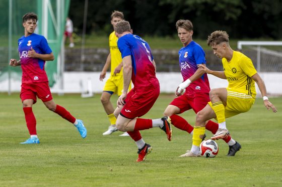 Prvý zápas IV. ligy v sezóne 2025/26 odohrali hráči PFK Piešťany proti FC Pata. Zvíťazili 3:1