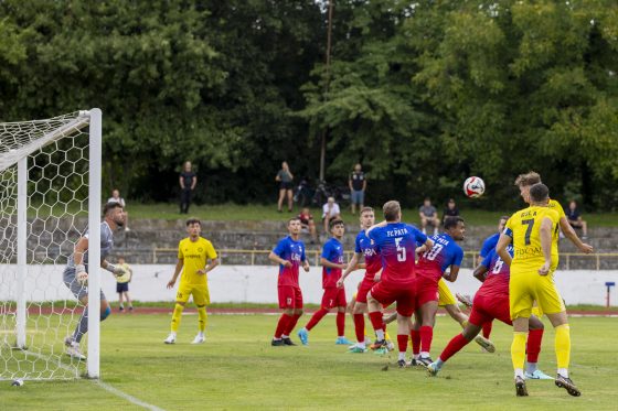 Prvý zápas IV. ligy v sezóne 2025/26 odohrali hráči PFK Piešťany proti FC Pata. Zvíťazili 3:1