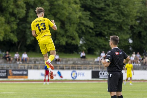 Prvý zápas IV. ligy v sezóne 2025/26 odohrali hráči PFK Piešťany proti FC Pata. Zvíťazili 3:1