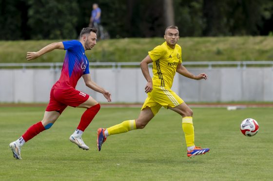 Prvý zápas IV. ligy v sezóne 2025/26 odohrali hráči PFK Piešťany proti FC Pata. Zvíťazili 3:1