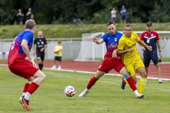 Prvý zápas IV. ligy v sezóne 2025/26 odohrali hráči PFK Piešťany proti FC Pata. Zvíťazili 3:1