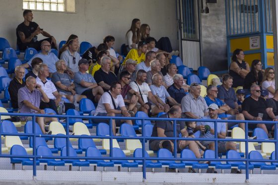 Prvý zápas IV. ligy v sezóne 2025/26 odohrali hráči PFK Piešťany proti FC Pata. Zvíťazili 3:1