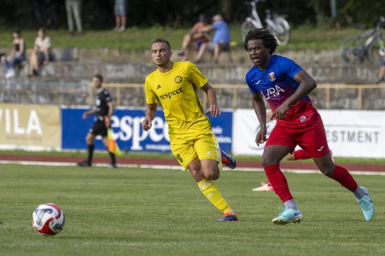 Prvý zápas IV. ligy v sezóne 2025/26 odohrali hráči PFK Piešťany proti FC Pata. Zvíťazili 3:1