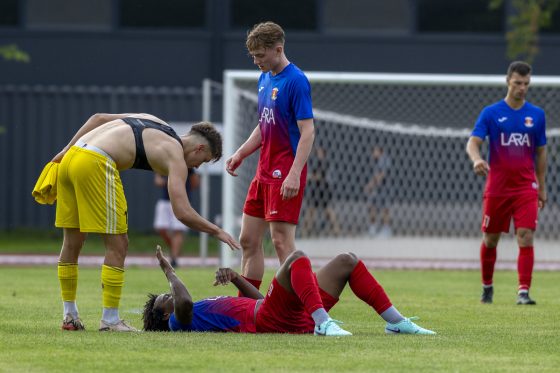 Prvý zápas IV. ligy v sezóne 2025/26 odohrali hráči PFK Piešťany proti FC Pata. Zvíťazili 3:1