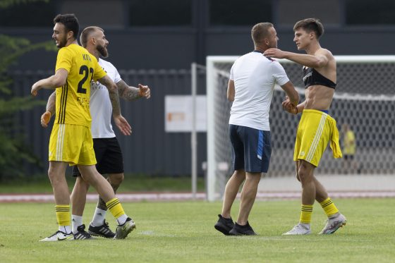 Prvý zápas IV. ligy v sezóne 2025/26 odohrali hráči PFK Piešťany proti FC Pata. Zvíťazili 3:1