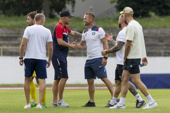 Prvý zápas IV. ligy v sezóne 2025/26 odohrali hráči PFK Piešťany proti FC Pata. Zvíťazili 3:1