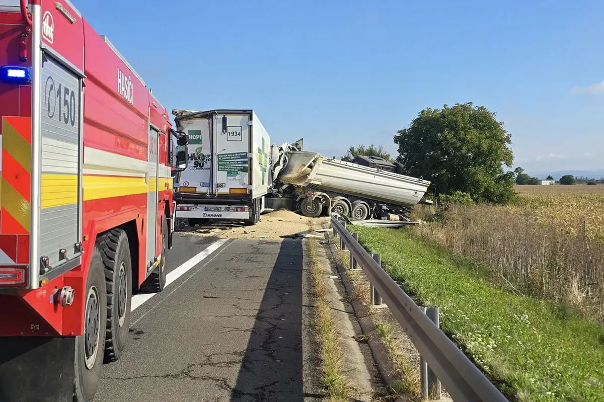 Nehoda kamiónov na D1
