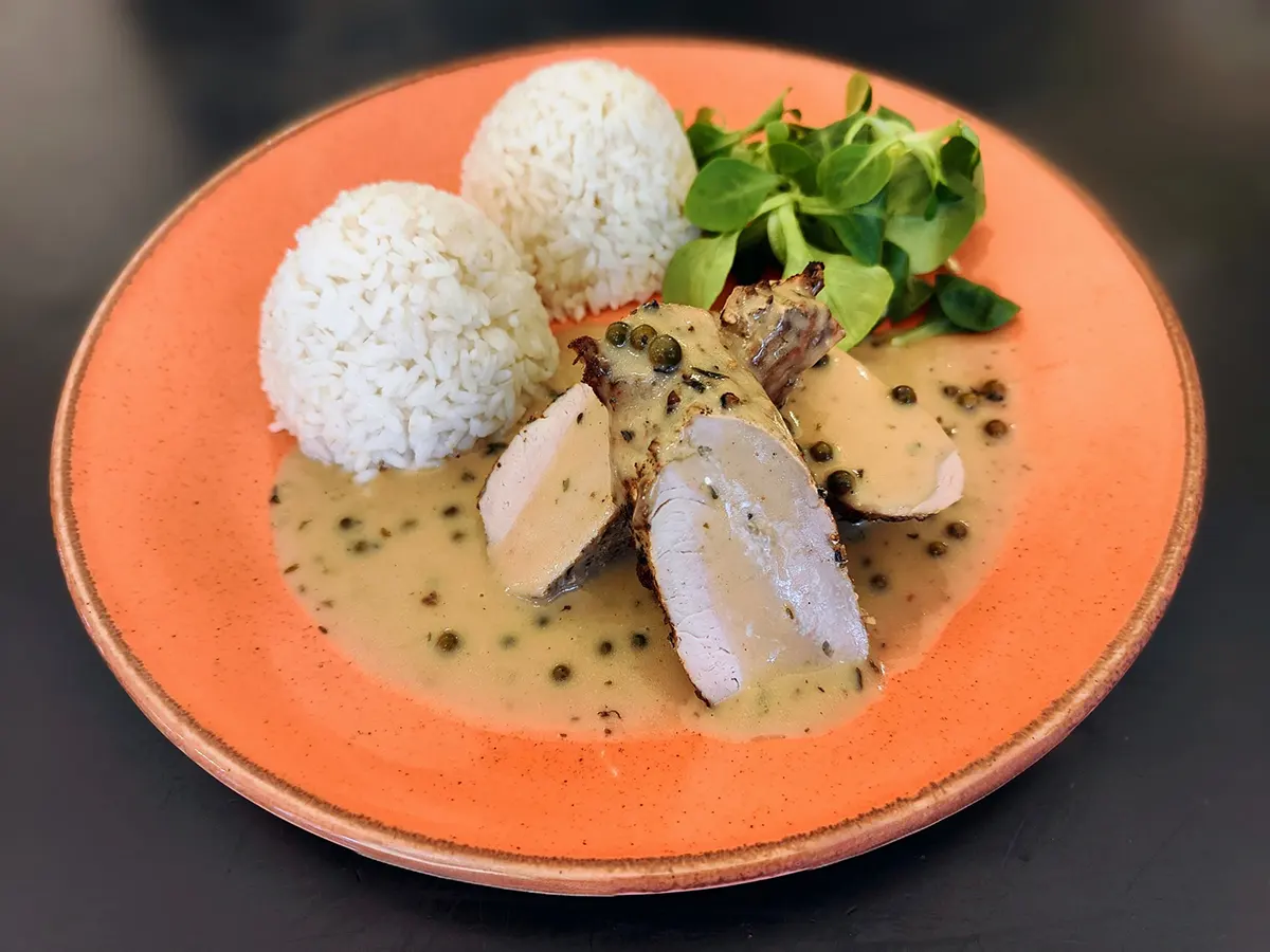 Obedove menu ZiWell Kursalon Bravčová panenka, smotanová omáčka so zeleného korenia, ryža