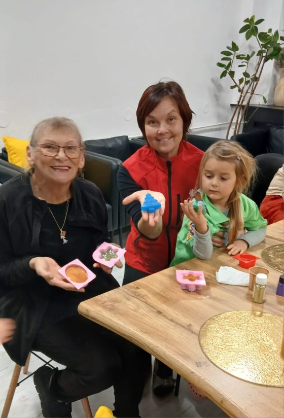 Skautky a seniorky v Charite - Simona Petrušová