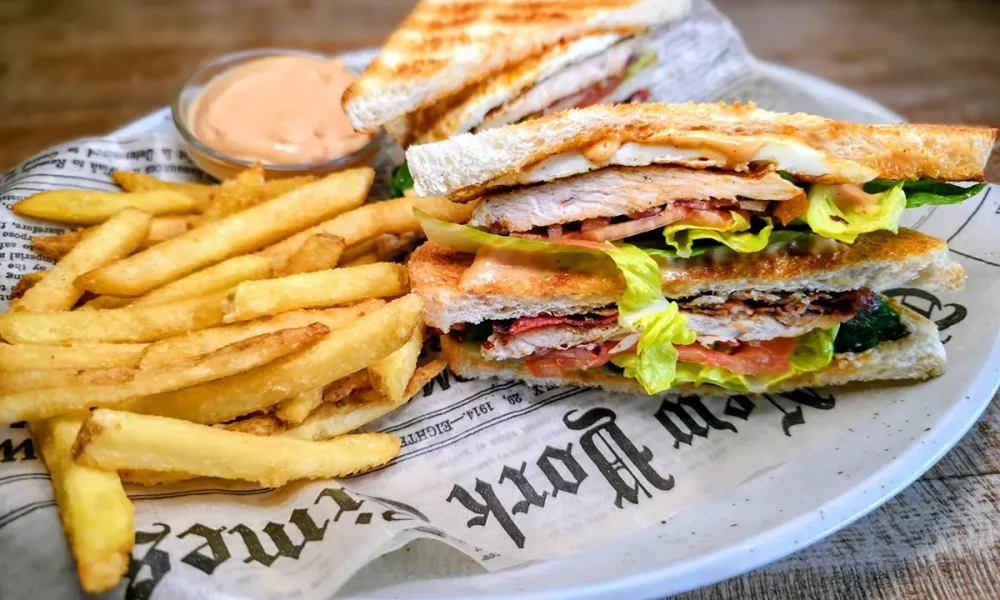 Club sandwich hranolky Obedove menu Pivovar ZiWell