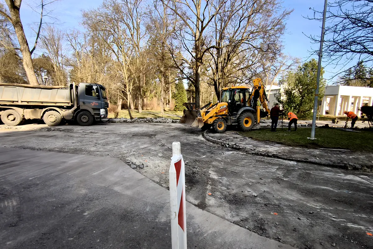 Uzávierka križovatka Winterova Beethovenova - výstavba cyklochodník