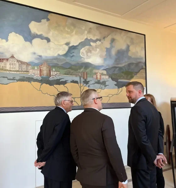 Minister zdravotníctva SR Kamil Staško v piešťanských kúpeľoch s Emenuelom Paulechom, členom predstavenstva a Petrom Bednarčíkom, generálnym riaditeľom SLKP.