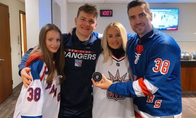 Adam Sykora po prvom góle v NHL oslavoval s rodinou