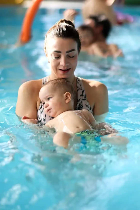 babyland plavecke kurzy mama s dietatom v bazene