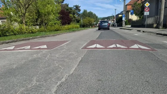 Spomaľovací prvok Kúpeľná ulica