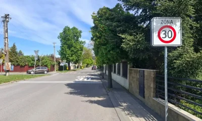 Floreát je celý zónou s 30 km rýchlosťou
