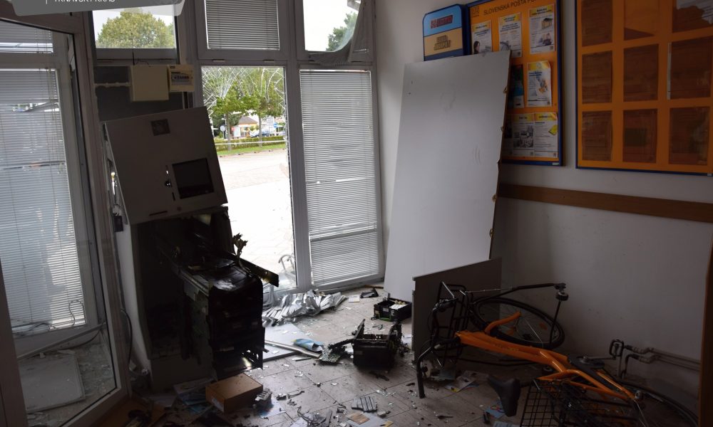 Bankomat zničený výbuchom - Madunice